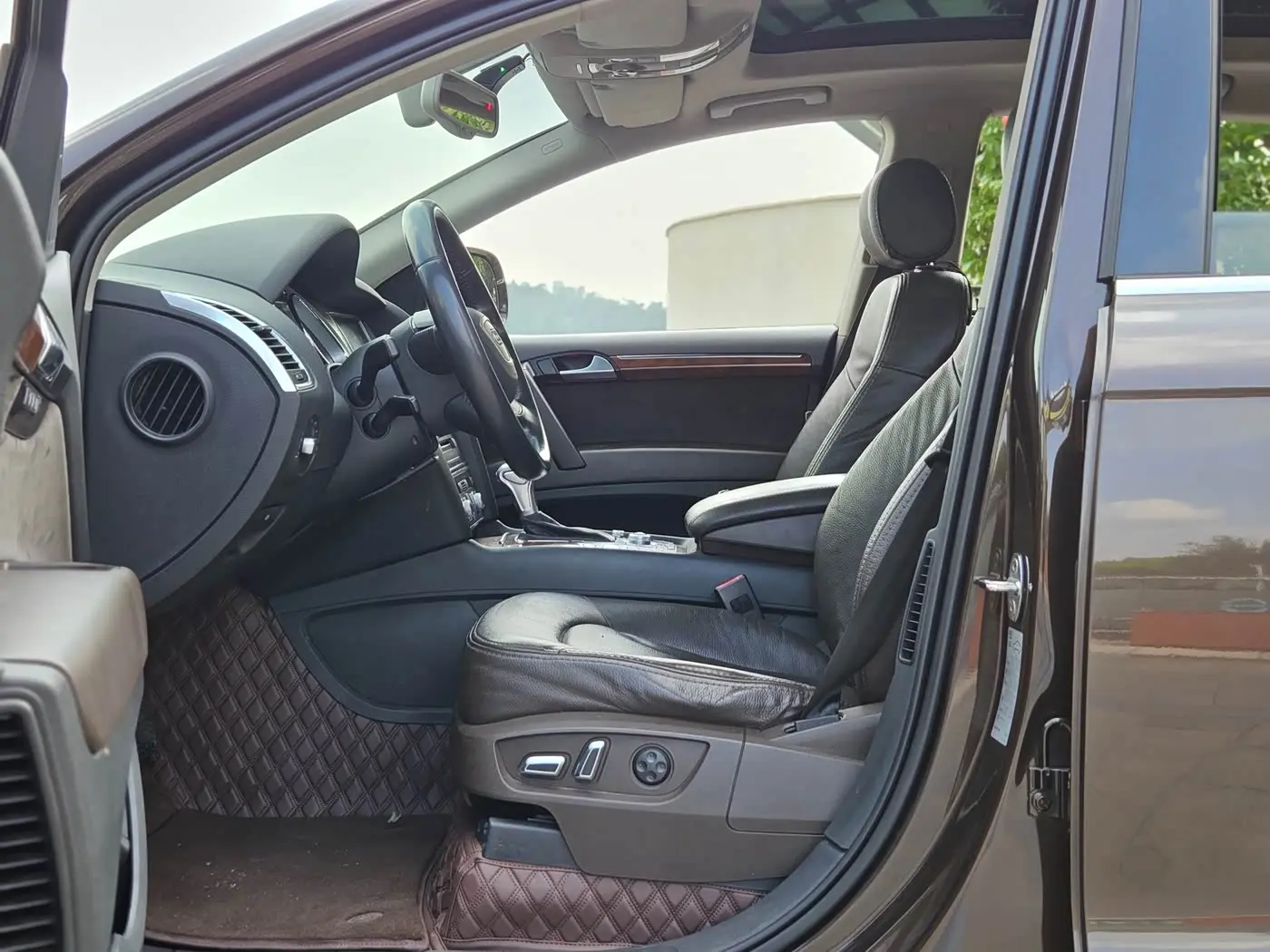 Audi Q7 2015 — Фото 6/20