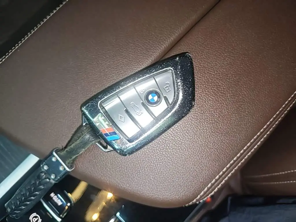 BMW 5 Series 2022 — Photo 9/20
