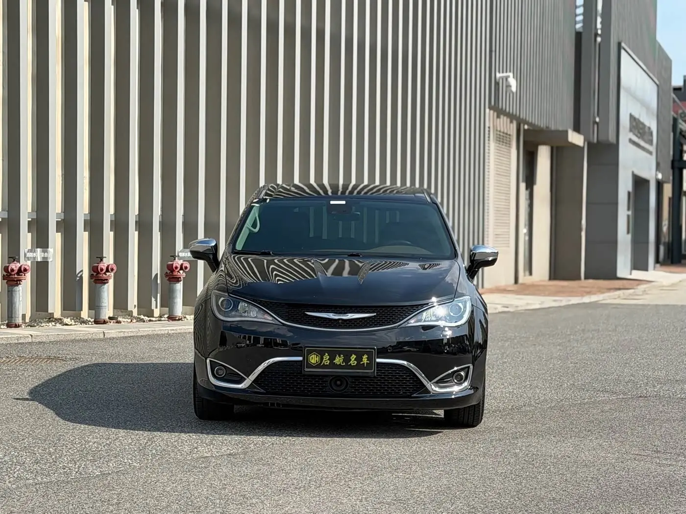 Chrysler Grand Voyager 2019 — Photo 2/17
