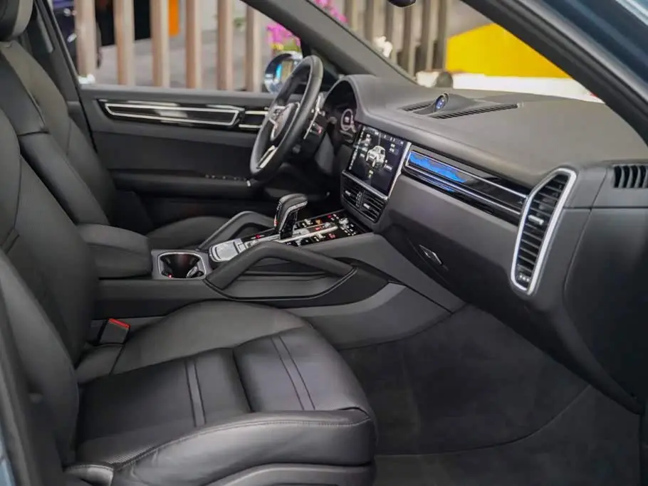 Porsche Cayenne 2018 — Фото 19/20