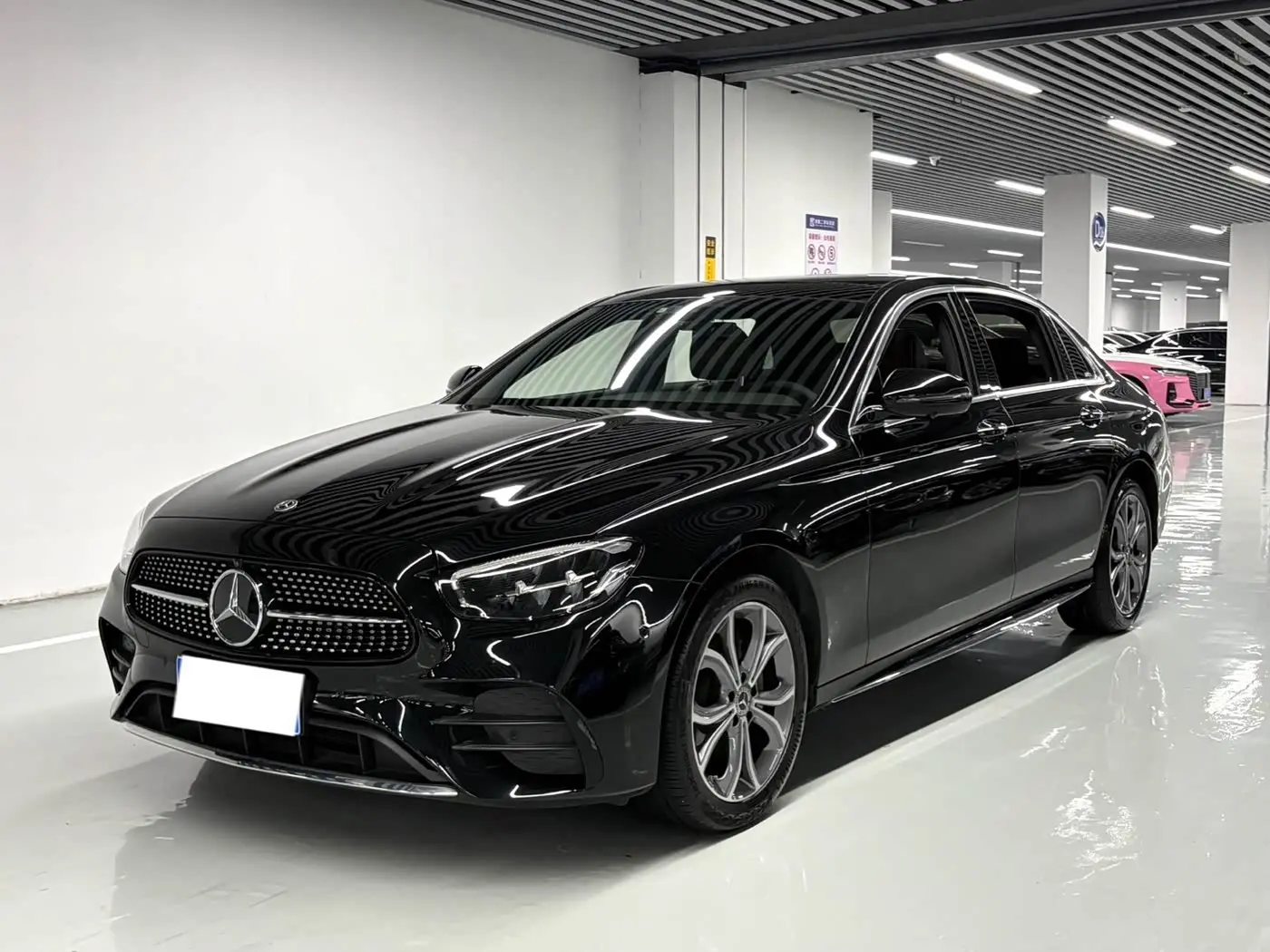 Mercedes-Benz E-Class 2021 — Фото 1/15