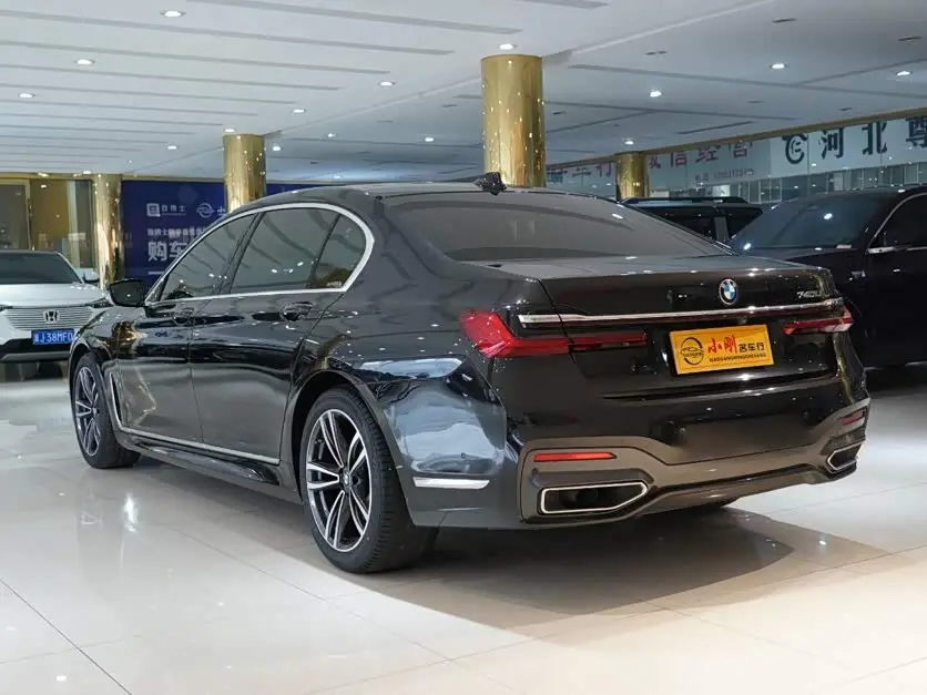 BMW 7 Series 2021 — Фото 17/19