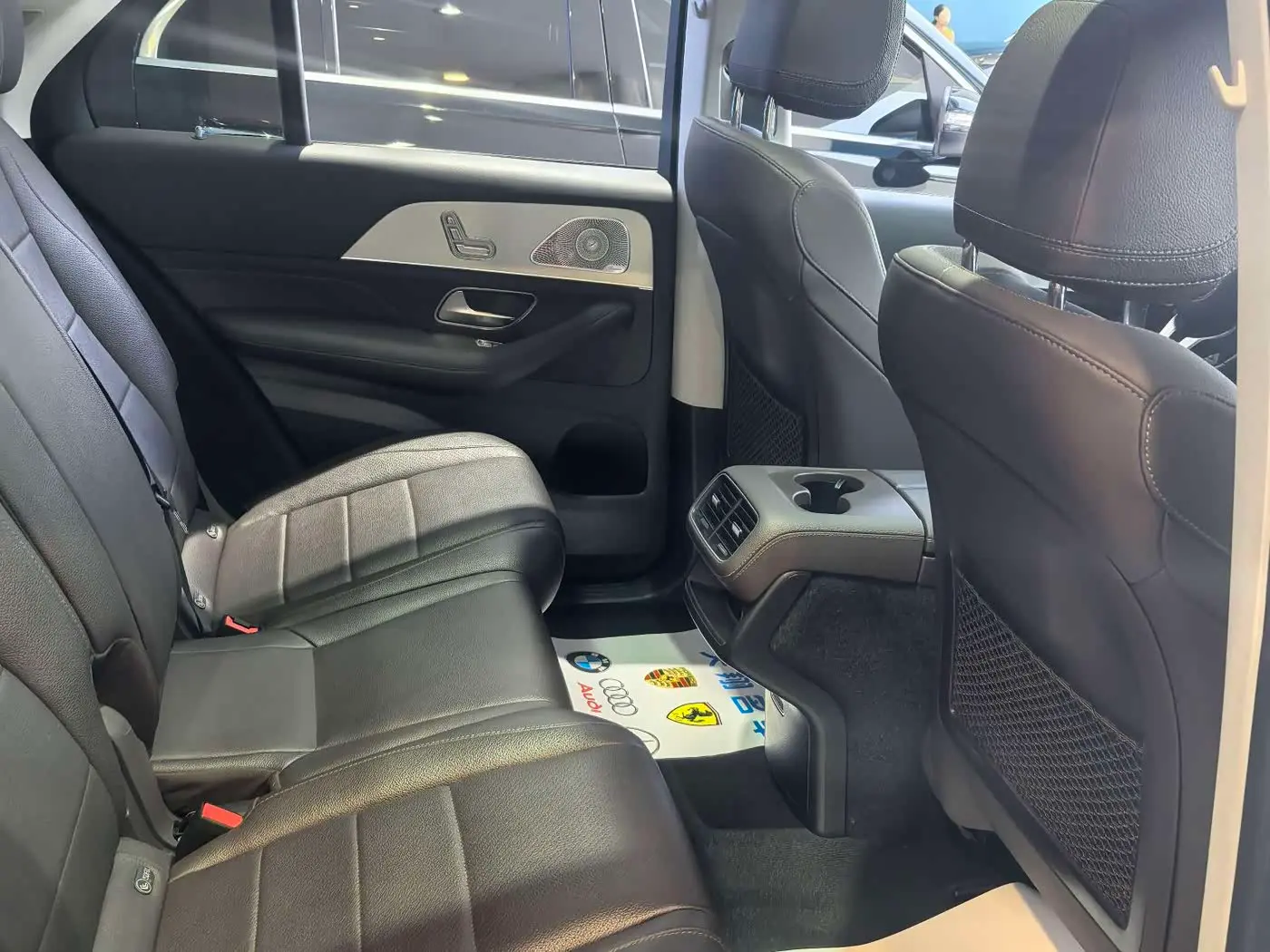 Mercedes-Benz GLE 2021 — Photo 10/15