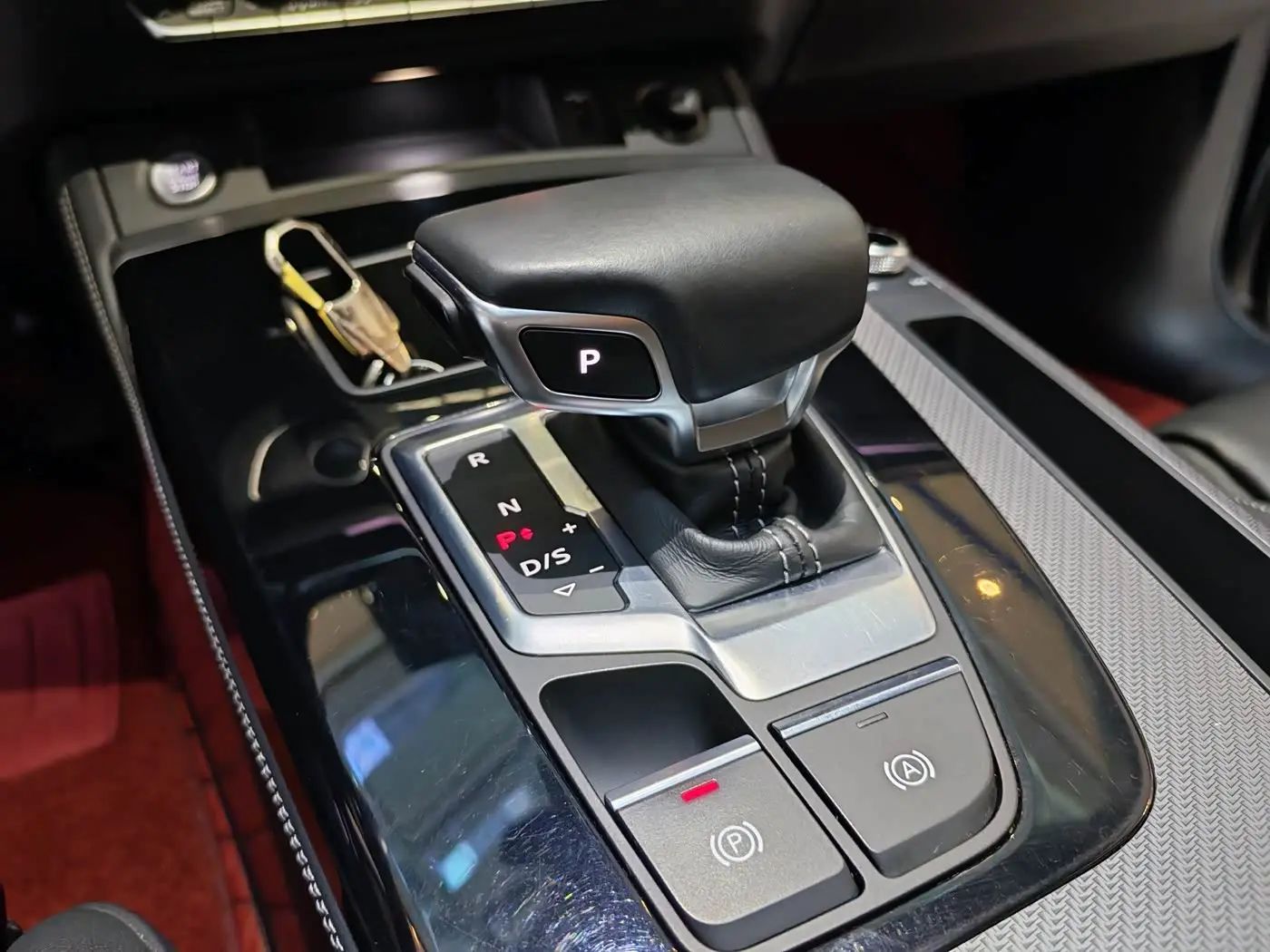 Audi Q5L 2022 — Photo 10/20