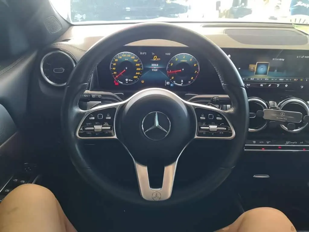 Mercedes-Benz GLB 2021 — Фото 11/20