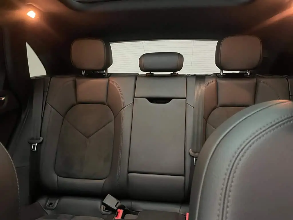 Porsche Macan 2020 — Фото 10/20