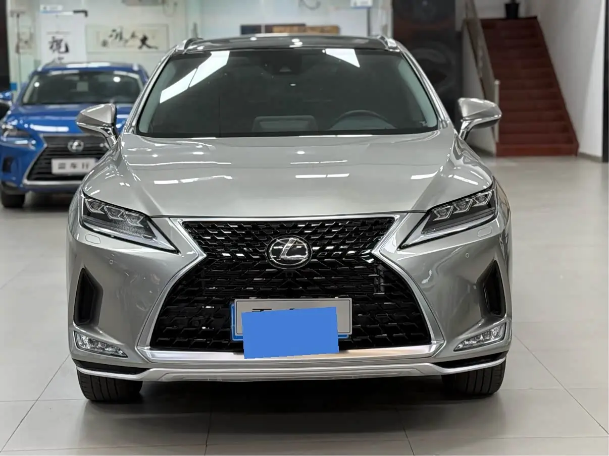 Lexus RX 2022 — Photo 2/11
