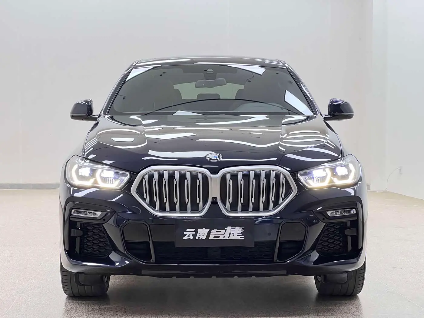 BMW X6 2021 — Photo 2/20