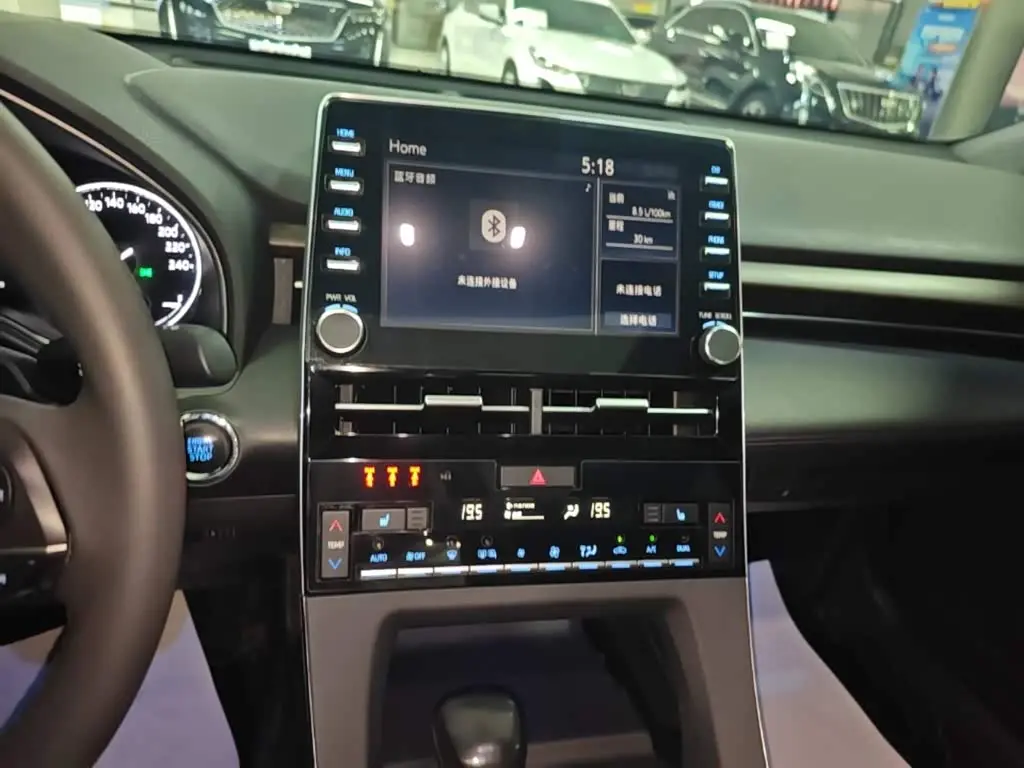 Toyota Avalon 2020 — Фото 13/20