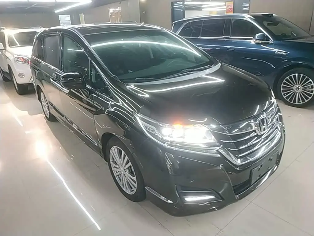 Honda Elysion 2017 — Photo 4/20