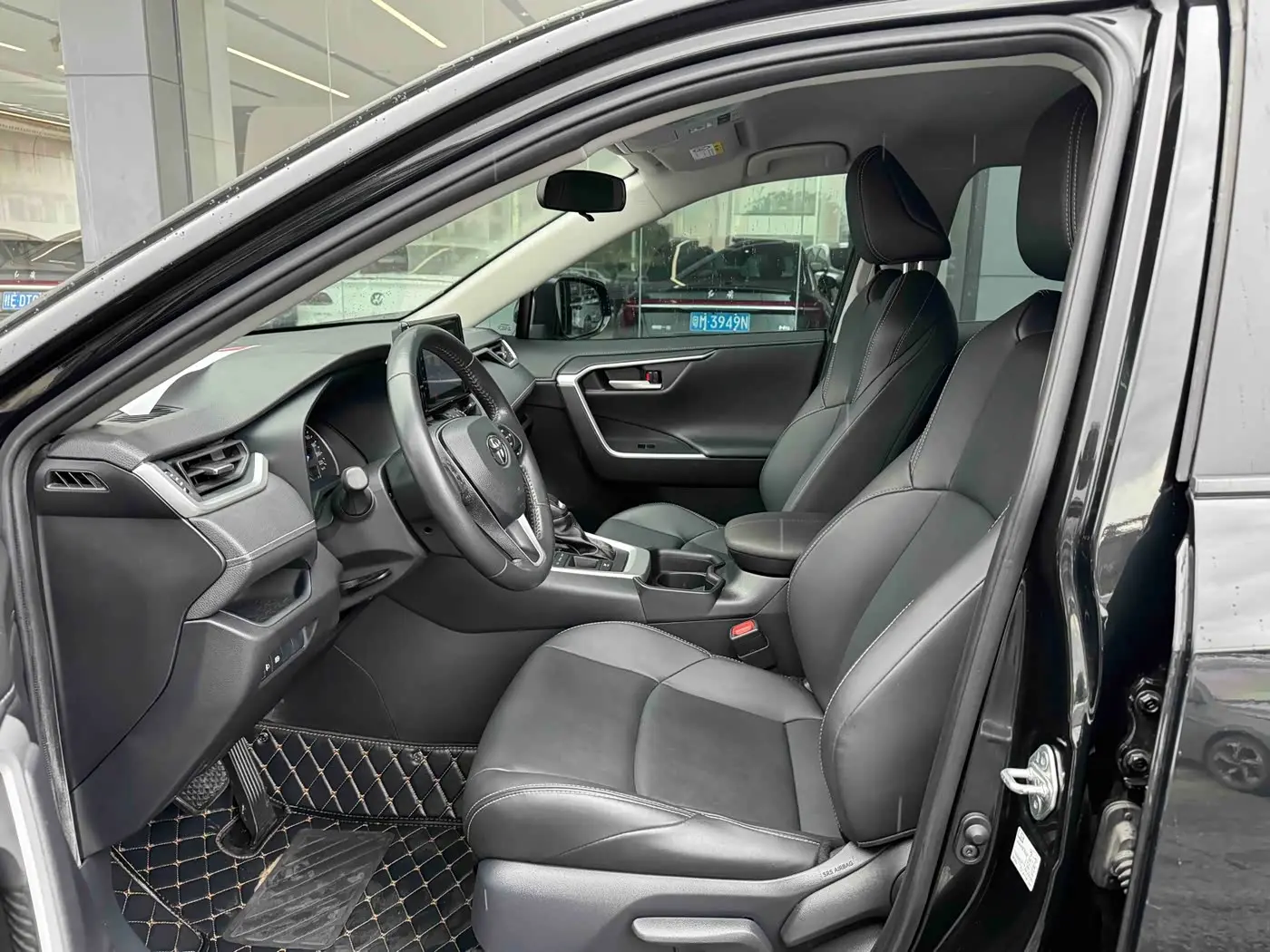 Toyota Wildlander 2023 — Photo 4/9