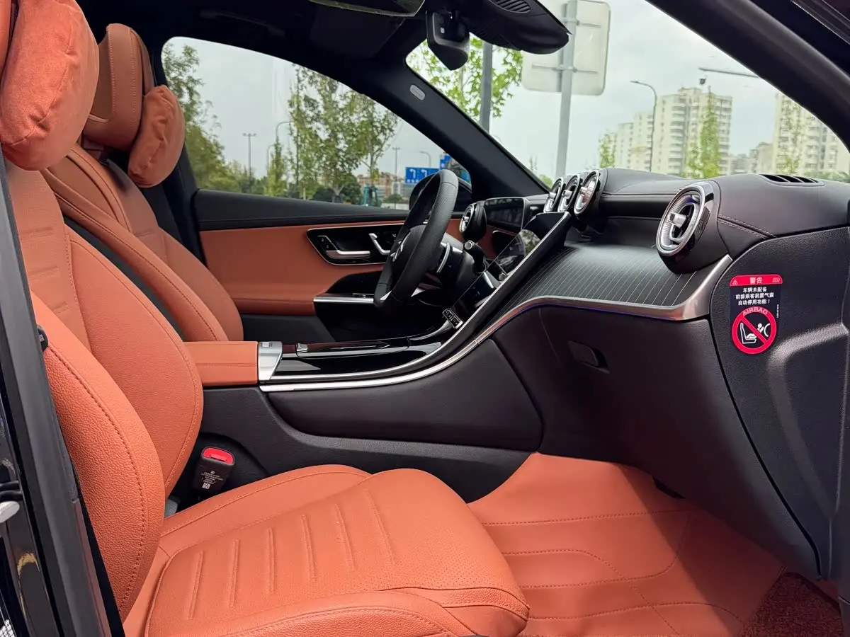 Mercedes-Benz GLC 2025 — Photo 4/18